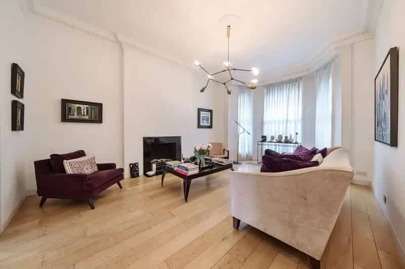3 Bedroom Flat for Sale in Holland Road, Kensington
