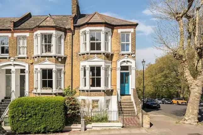 4 Bedroom Victorian House Telegraph Hill SE14 City Views 2143 sq ft
