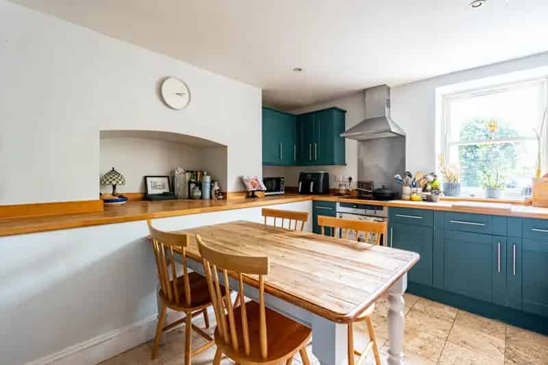 2 Bedroom Garden Flat for Sale Near Whiteladies Road and Gloucester Road