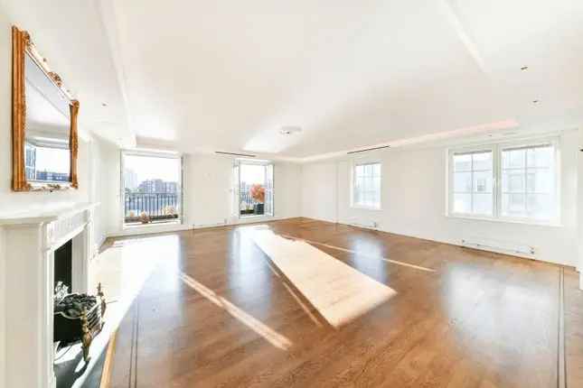 Flat for sale in Admiral Square, Chelsea, London SW10