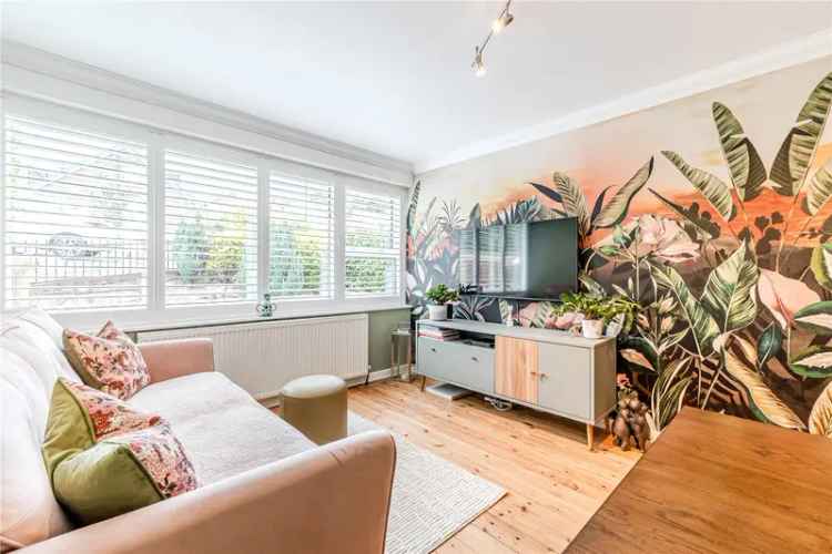 House For Sale in Leeds, England