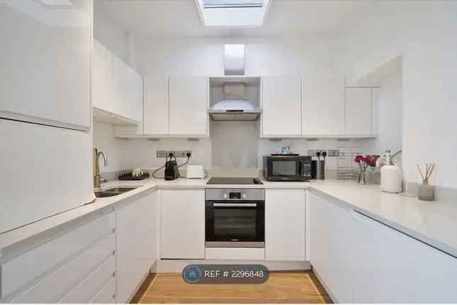 Flat to rent in Cromwell Place, London SW7