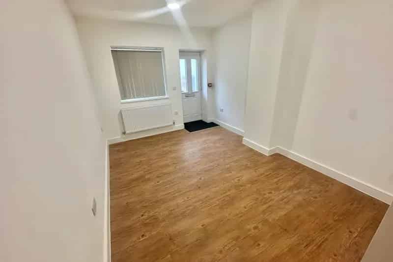 Two Bedroom Apartment All Bills Included Zero Deposit Option Available
