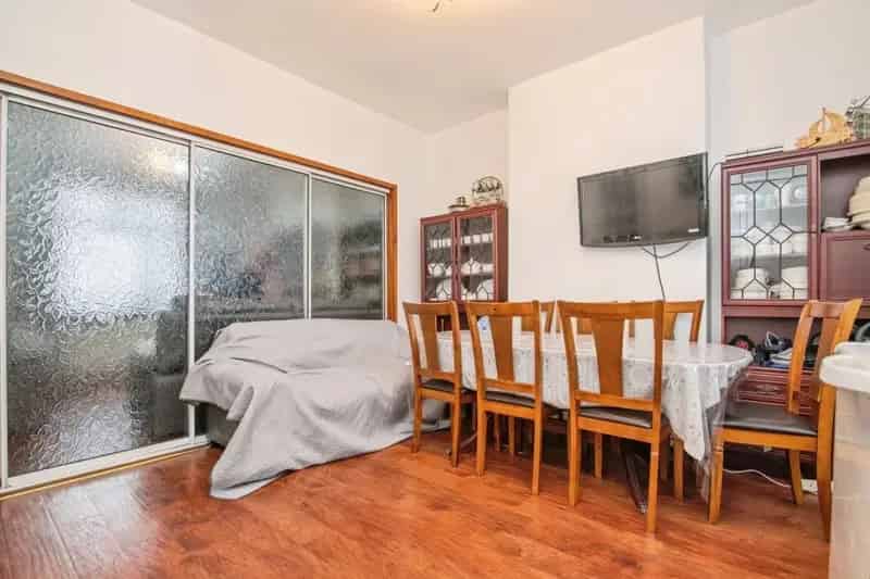 Spacious 3 Bedroom Family Home Near Sandwell & Dudley Station
