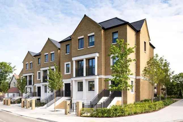 Luxury 4-Bed Townhouses at Teddington Riverside