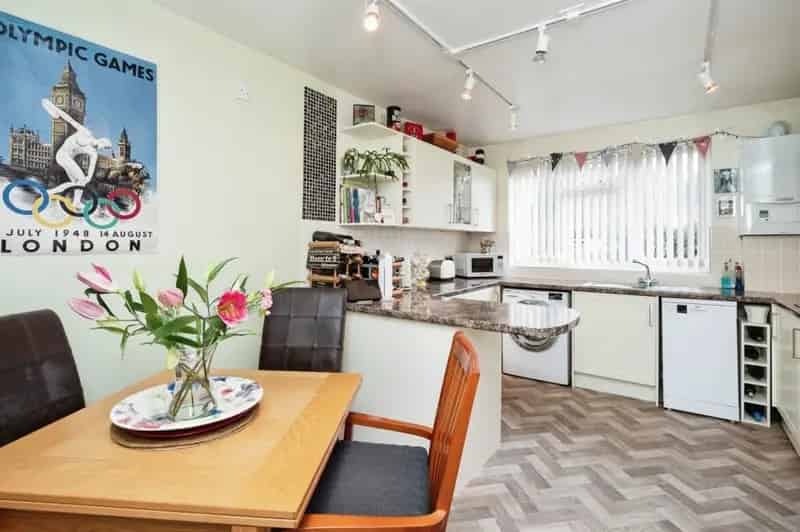 Charming 2-Bed Maisonette with Parking Royal Tunbridge Wells