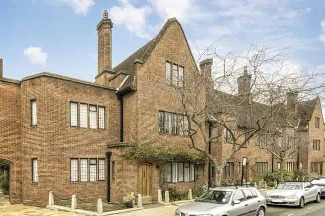 Grade II Listed House for Sale in Chelsea SW3
