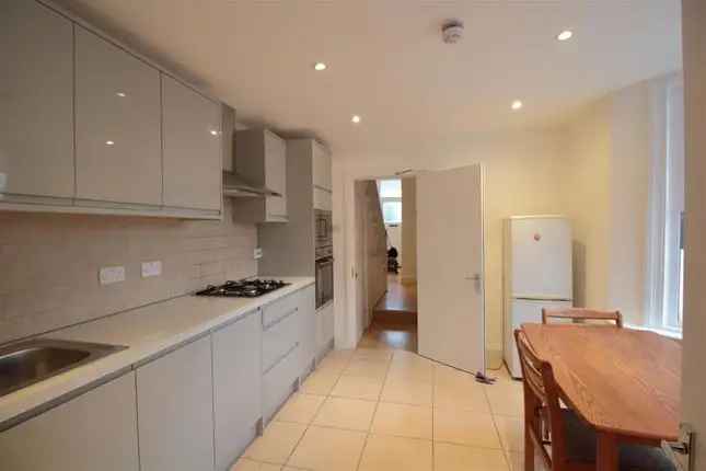 Terraced house to rent in Trelawn Road, London SW2