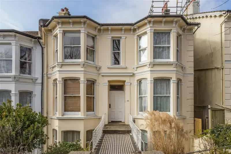 2 Bedroom Property for Sale