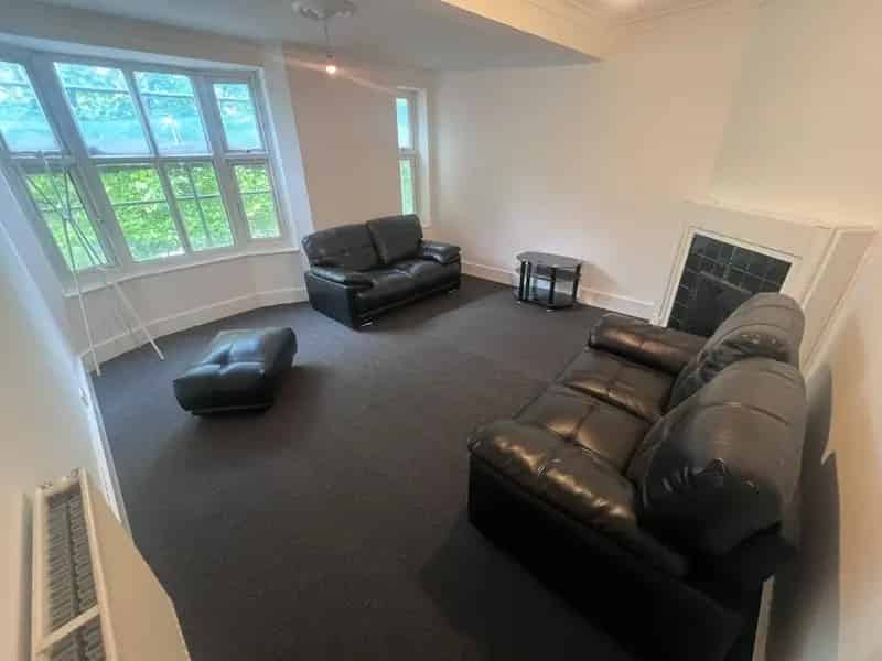 3 Bedroom Apartment Available Now Part Furnished Balcony Parking