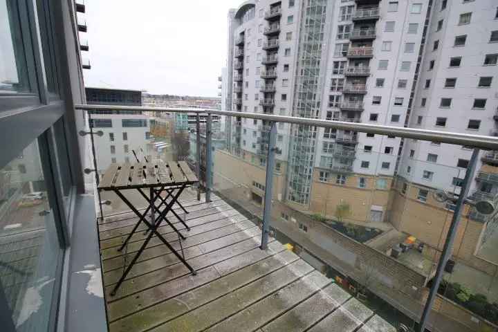 2 Bedroom Apartment near Train Station