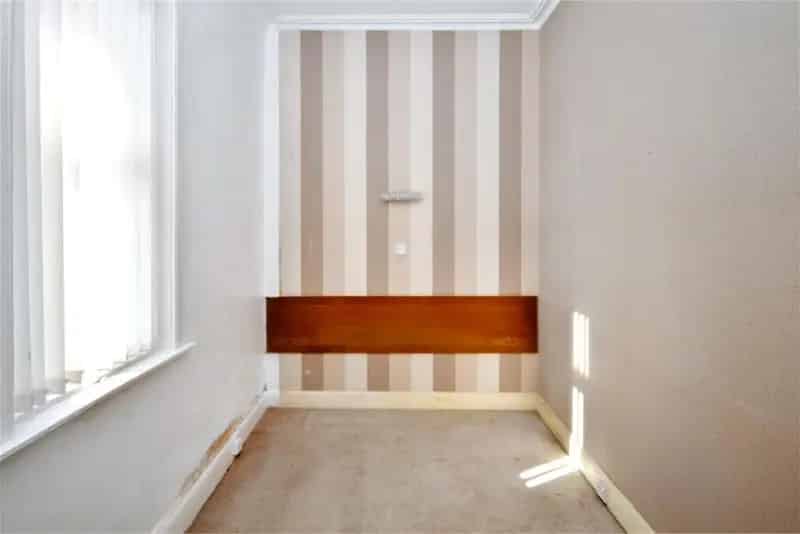 2 Bed Flat Kelty with Large Cellar and Off Street Parking
