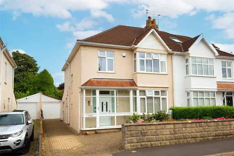 4 Bedroom Semi-Detached House for Sale in Henleaze