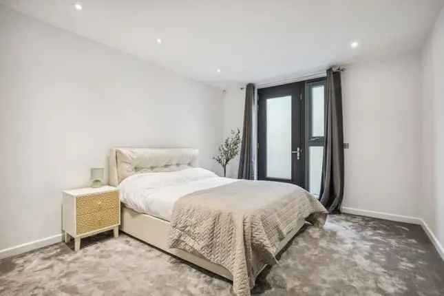 Terraced house for sale in Gunnersbury Mews, Gunnersbury W4