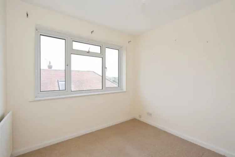 2-Bed Seafront Apartment Worthing - Private Garden Garage