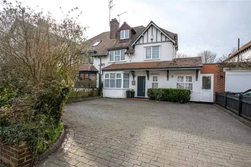 4 Bedroom Semi-Detached House for Sale
