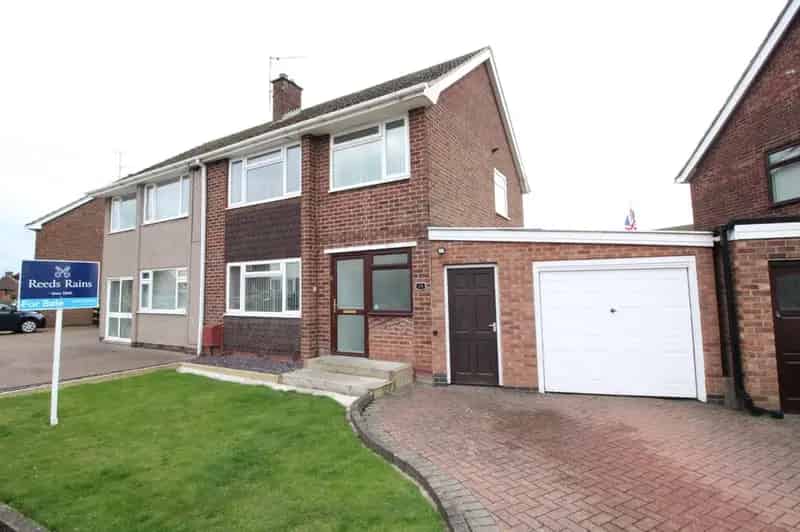 3 Bedroom Semi Detached House for Sale Bedworth Warwickshire