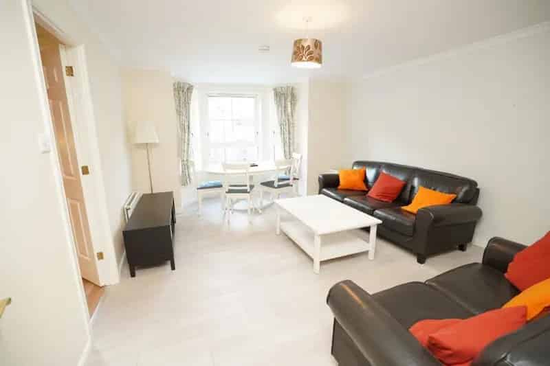 2 Bedroom Flat to Rent