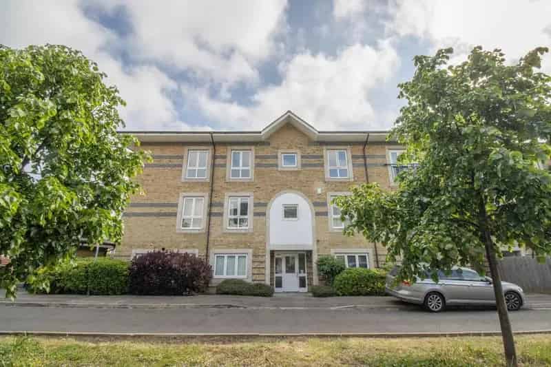 2 Bedroom Apartment to Rent Chesterton