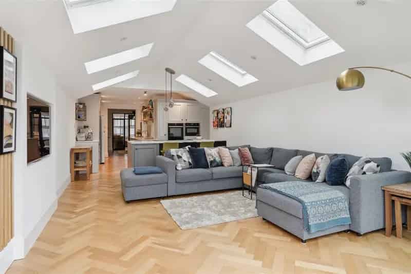 4 Bedroom Semi-Detached House Queens Road Berkhamsted
