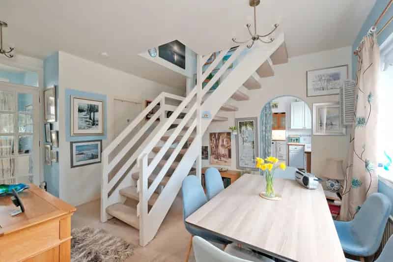 Spacious 3-Bedroom Detached House in Cults Aberdeen