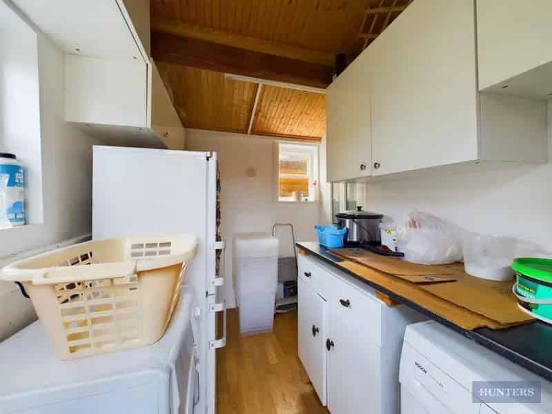 3 Bedroom Flat For Sale in Scarborough