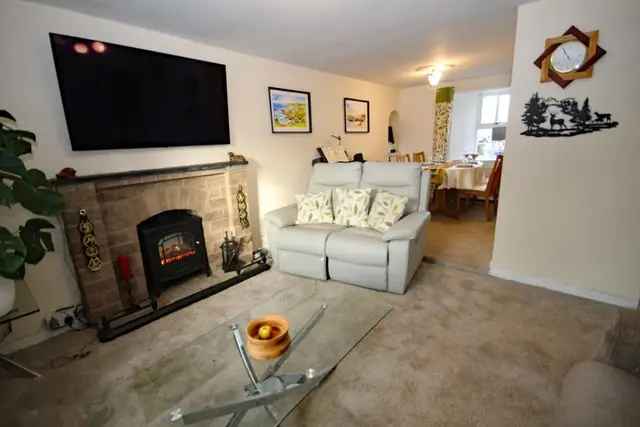 3 bedroom end-terraced house for sale