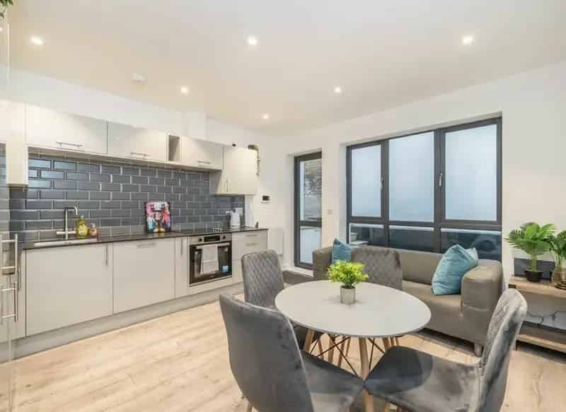 2 Bed 2 Bath Flat near Highbury Islington Station - Chain Free