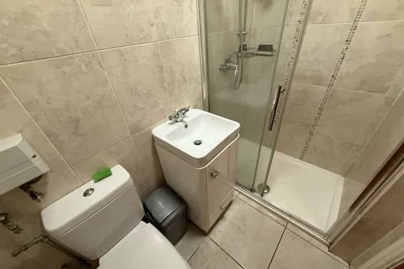 1 Bedroom Studio Flat Huddersfield Town Centre Bills Included