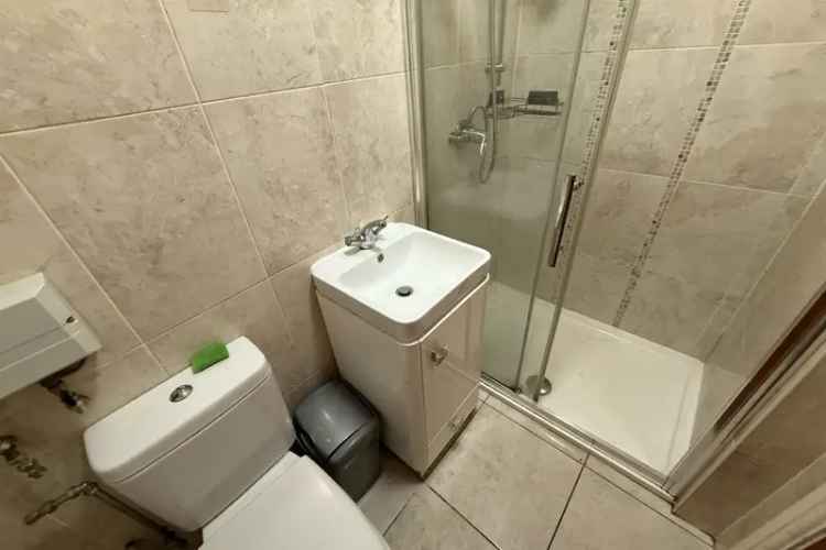 1 Bedroom Studio Flat Huddersfield Town Centre Bills Included
