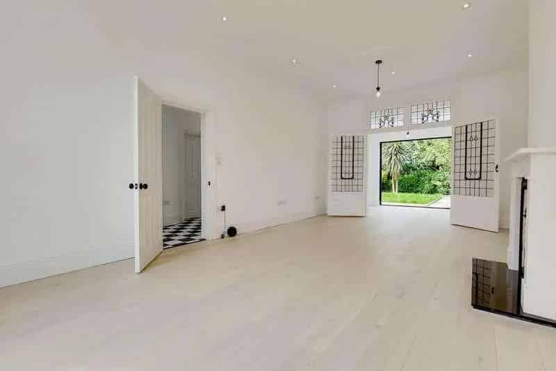 7 Bed House for Sale Windsor - Prestigious Setting