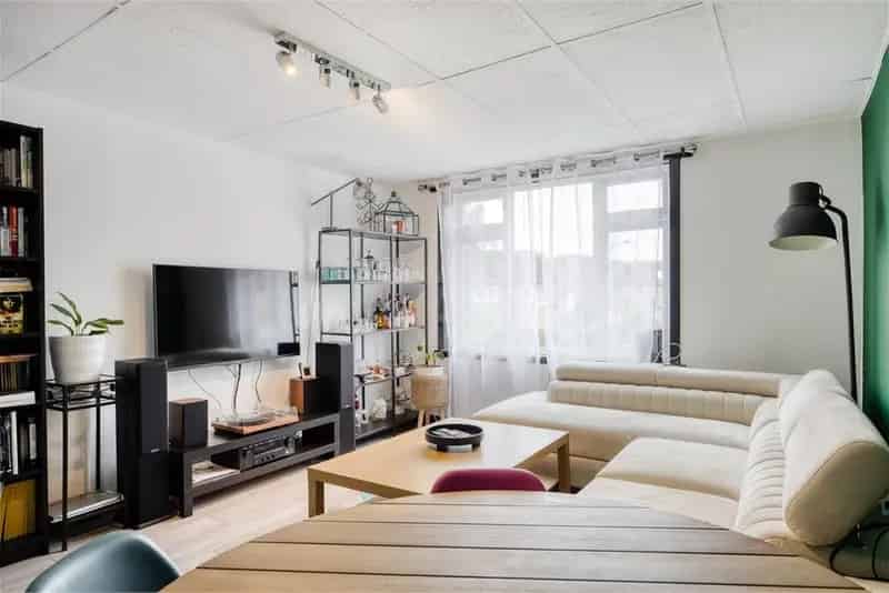 3 Bed Flat Drylaw Edinburgh - Spacious & Tastefully Presented