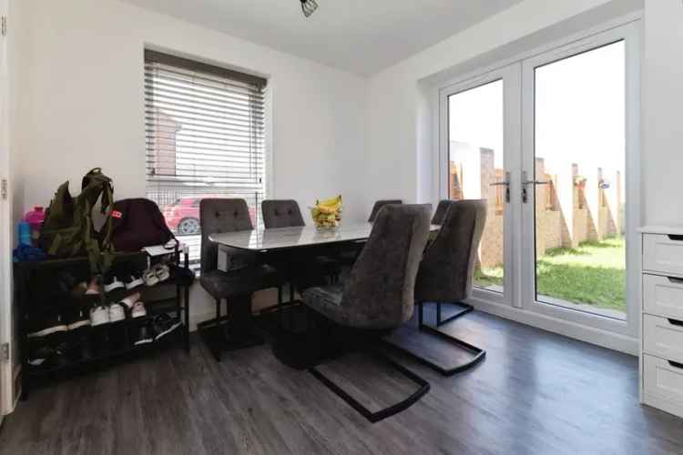 3 Bed Detached House With Garden and Garage Under NHBC Warranty