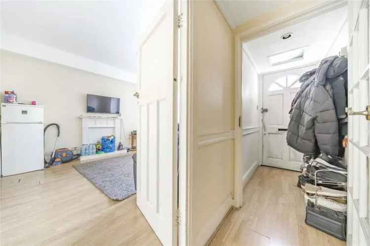 1 Bedroom Flat for Sale in London SE6 - No Chain