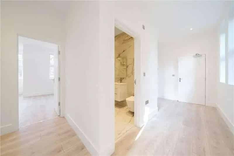 2 bed flat for sale
