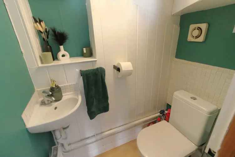 3 Bedroom Semi Detached House to Rent