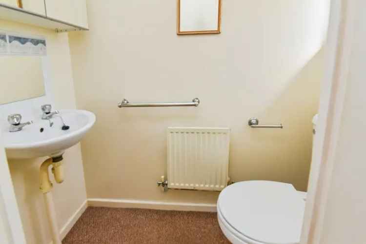 2 Bed House with Garden and Parking