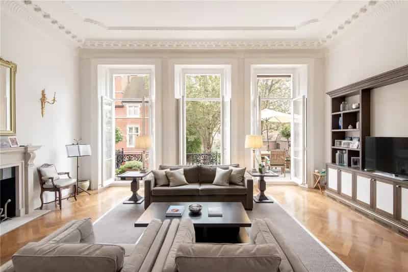 2 Bedroom Flat Chelsea King's Road London