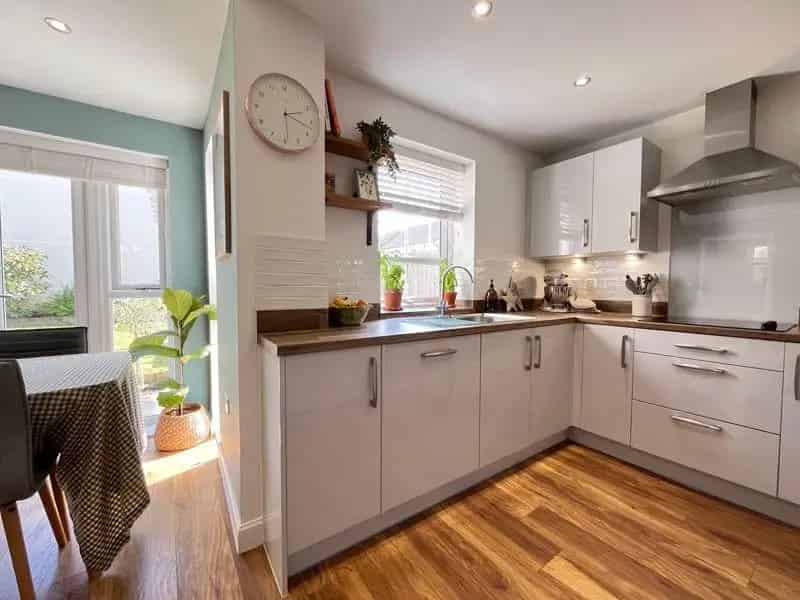 3 bed house for sale