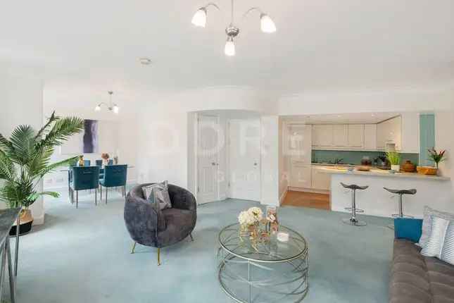 Two Bedroom Duplex Apartment Covent Garden London