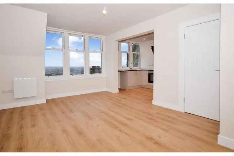 2 Bed Flat - Top Floor with 1 Reception Room