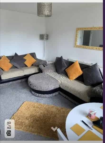 Large 1 Bedroom Flat Near Shops and DLR