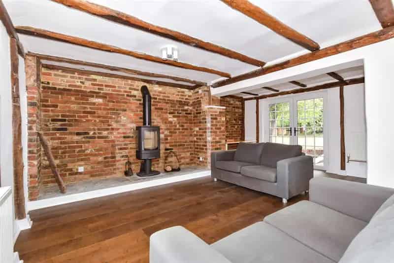 6 Bedroom Detached House for Sale Near Ashford International Station