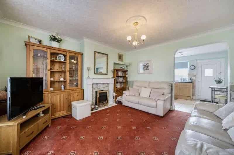 3 Bed House for Sale Maypole Chain Free