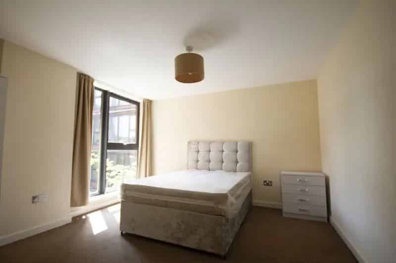 2 Bedroom Flat To Rent Available 10092025