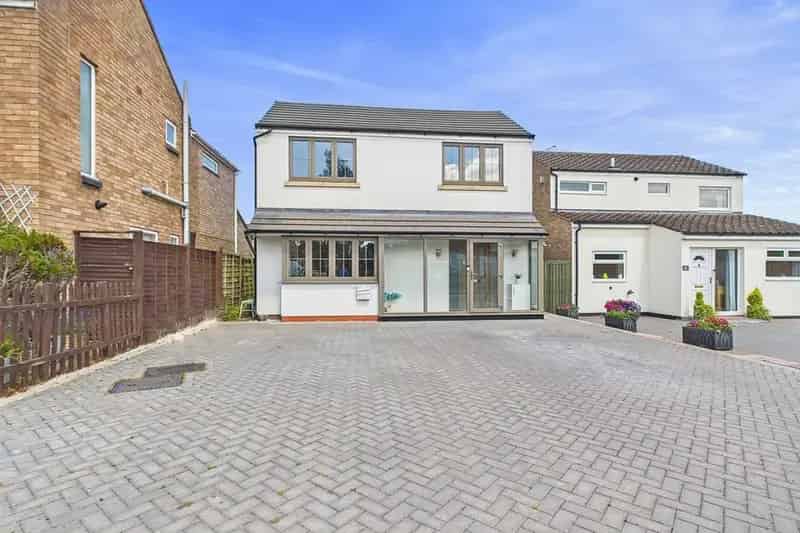 4 Bedroom House For Sale Detached Spacious Family Home
