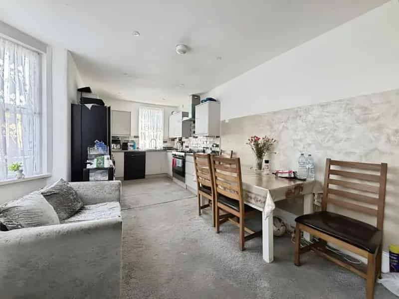 3 bedroom End Terrace House for sale, London, E6