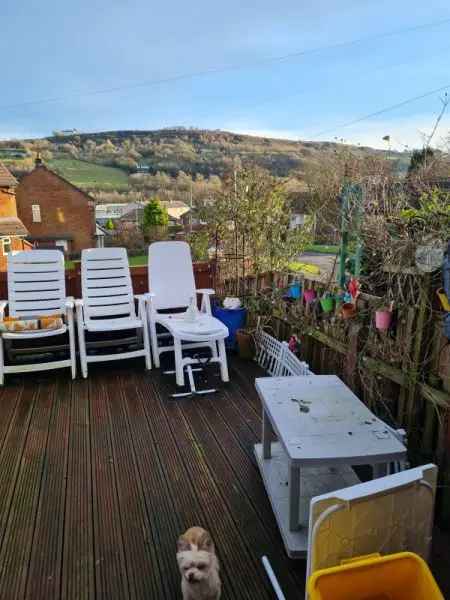 Bungalow For Rent in Bradford, England