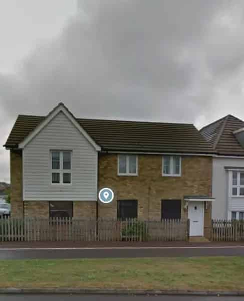 2 Bed Detached Flat Near Parks Schools Buses Pets Allowed