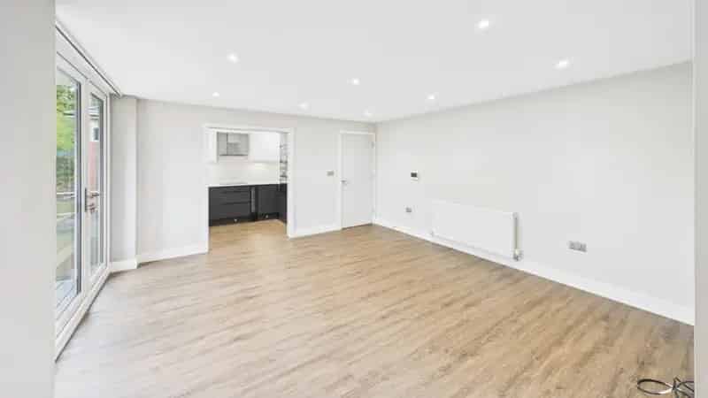 2 bedroom Flat
 For Sale